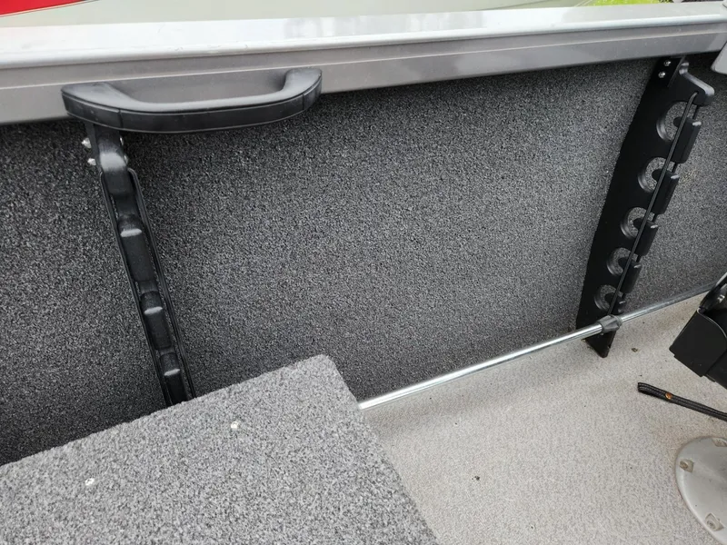 Slide: The Image of Crestliner 1650 FISH HAWK SE WT 2019 - 12