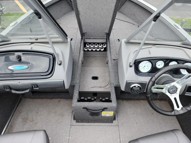 Slide: The Image of Crestliner 1650 FISH HAWK SE WT 2019 - 14