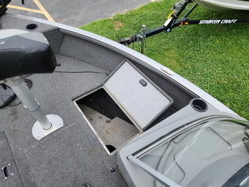 Slide: The Image of Crestliner 1650 FISH HAWK SE WT 2019 - 16