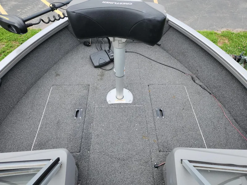 Slide: The Image of Crestliner 1650 FISH HAWK SE WT 2019 - 18