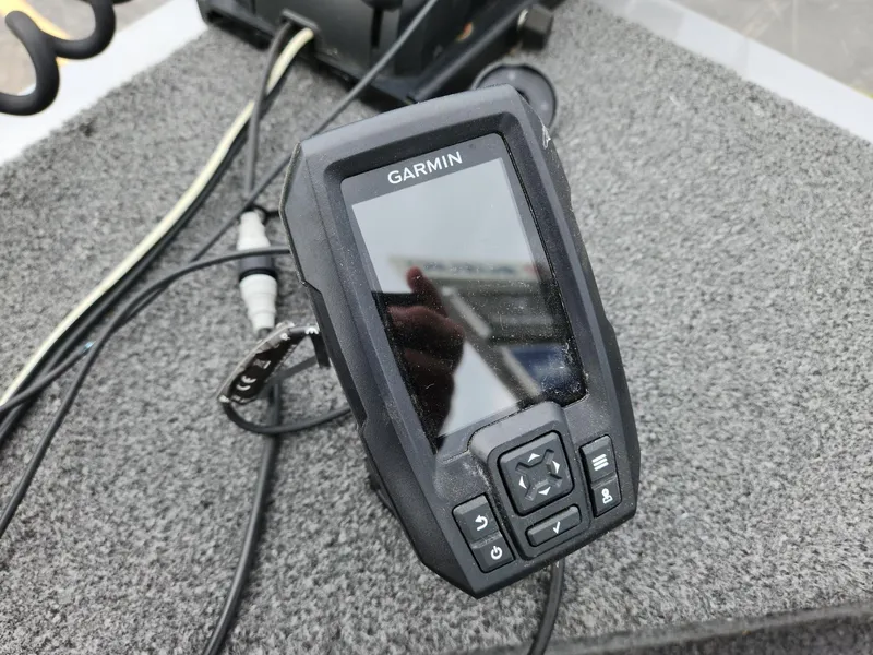 Slide: The Image of Crestliner 1650 FISH HAWK SE WT 2019 - 19