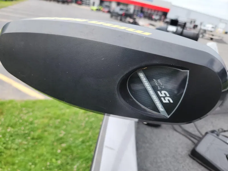 Slide: The Image of Crestliner 1650 FISH HAWK SE WT 2019 - 21