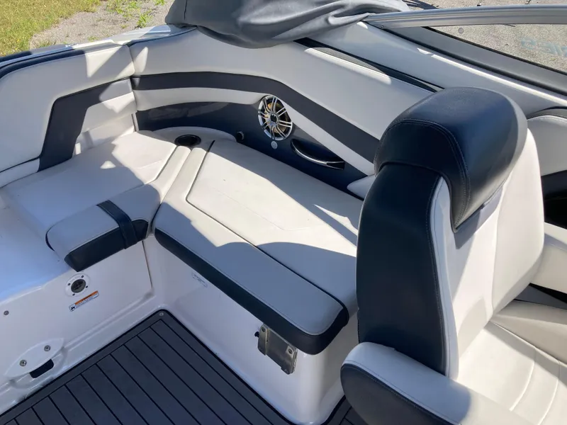 Slide: The Image of 2017 Yamaha Boats 242 Limited S E-Series interior with sleek seating and modern design. - 15