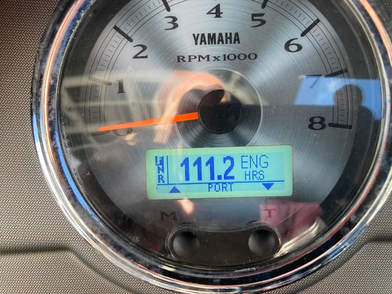 Slide: The Image of Yamaha 242 Limited S E-Series 2017 tachometer displaying 111.2 engine hours. - 26