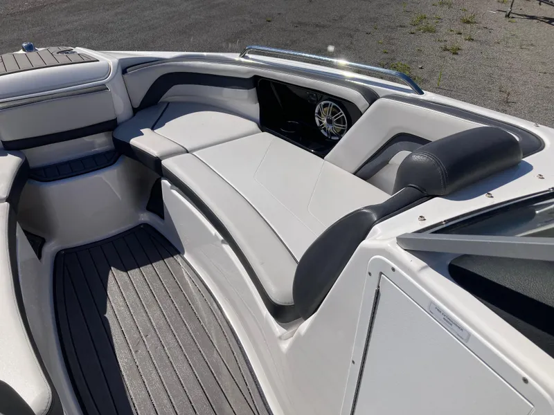 Slide: The Image of 2017 Yamaha Boats 242 Limited S E-Series interior with sleek seating and modern design. - 28