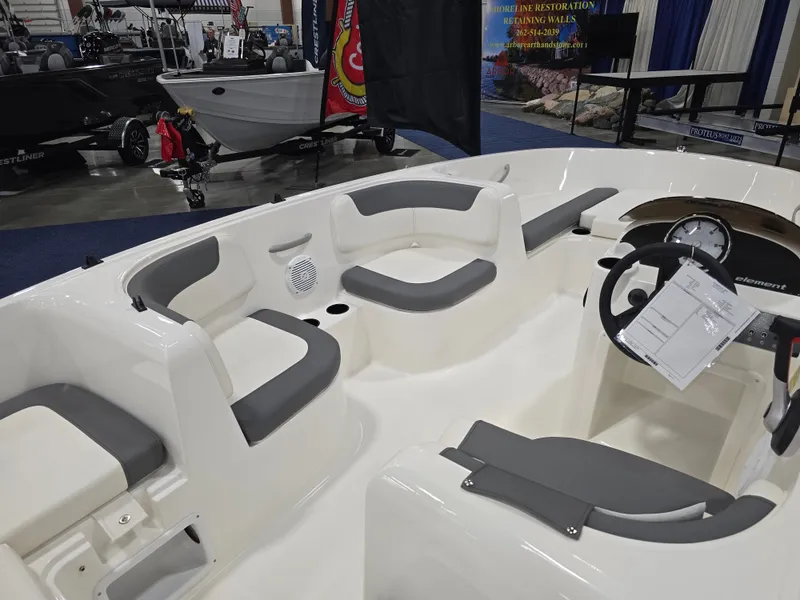 Slide: The Image of Bayliner E16LE 2026 - 21