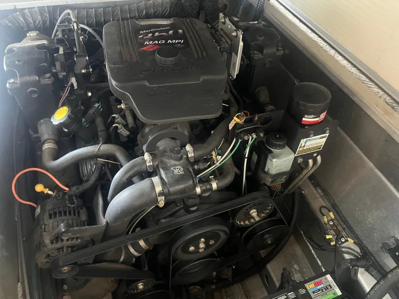 Slide: The Image of Engine compartment of a 2006 Bennington 2575RL I/O boat with MerCruiser MAG MPI. - 6