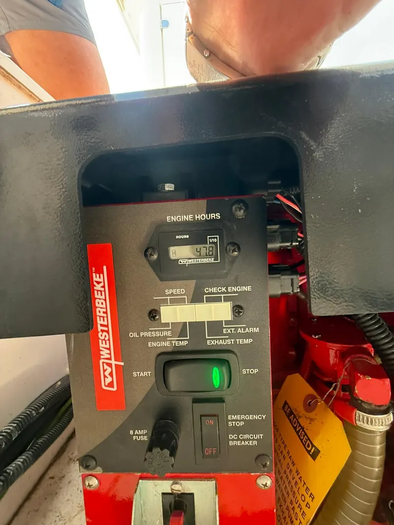 Slide: The Image of Control panel of a 2018 Jeanneau Leader 10.5 boat engine, showing 478 engine hours. - 25