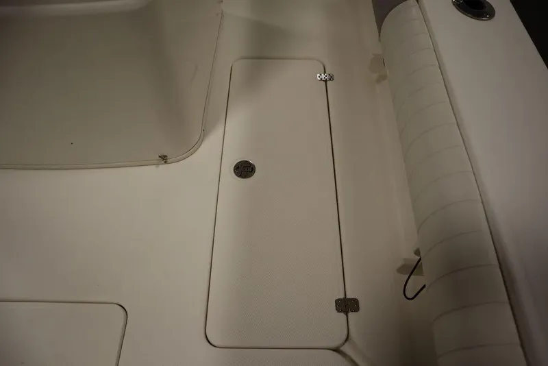 Slide: The Image of Mako 284 Center Console 2017 - 52