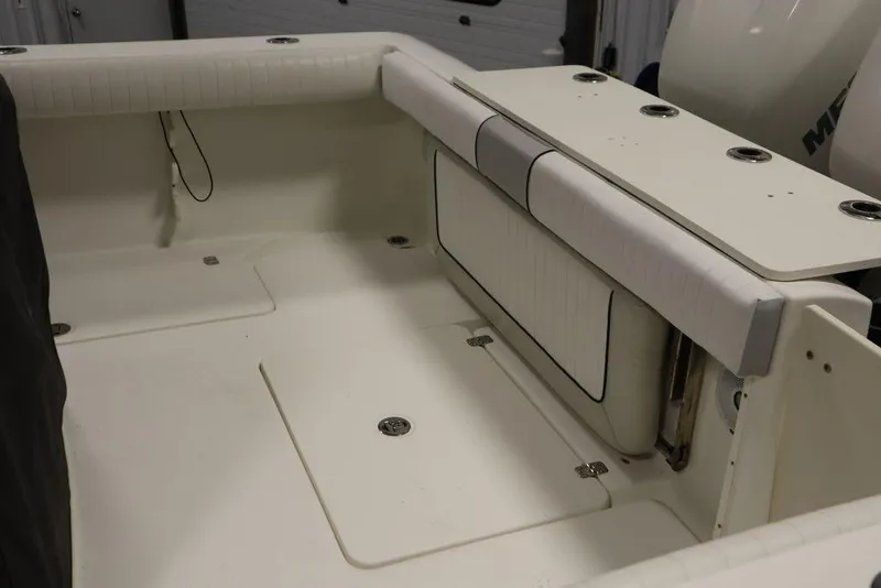 Slide: The Image of Mako 284 Center Console 2017 - 53