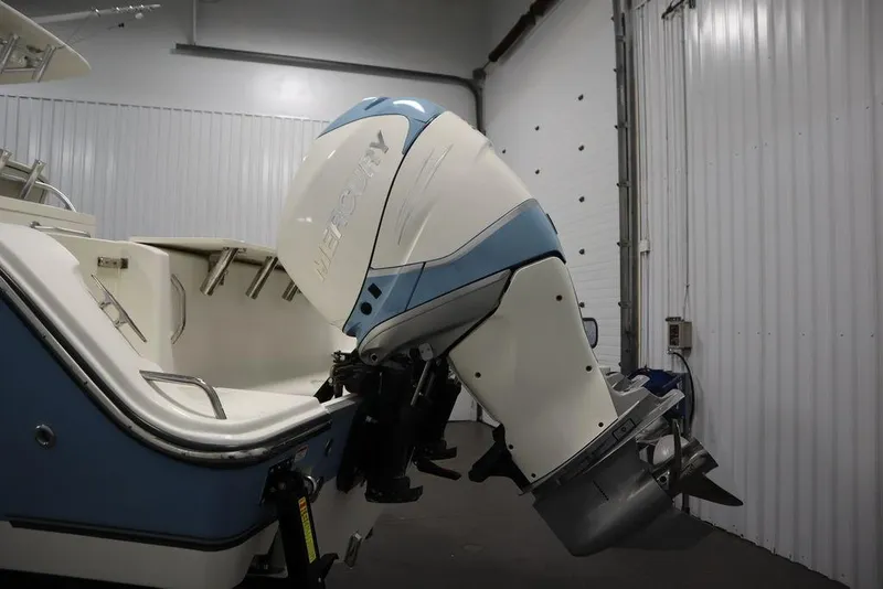 Slide: The Image of Mako 284 Center Console 2017 - 59