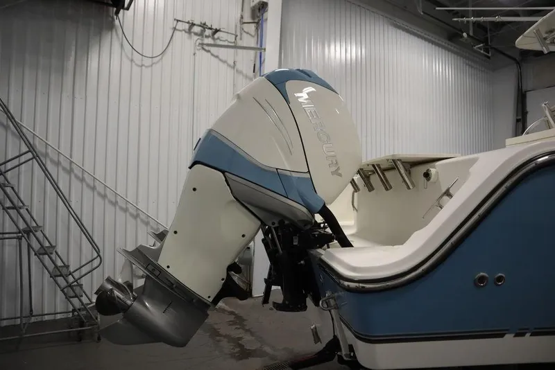 Slide: The Image of Mako 284 Center Console 2017 - 61