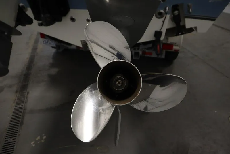 Slide: The Image of Mako 284 Center Console 2017 - 64