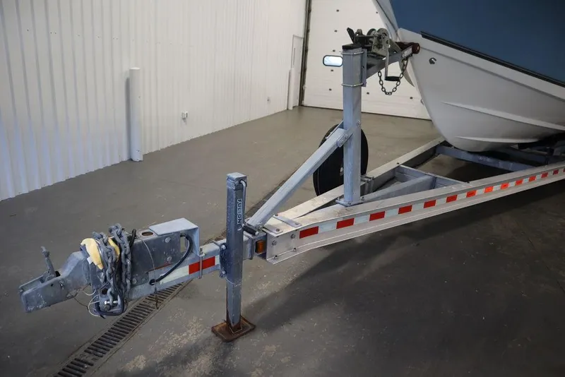 Slide: The Image of Mako 284 Center Console 2017 - 65