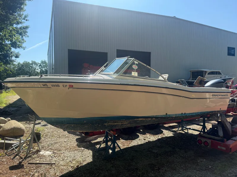 Slide: The Image of Grady-White Tournament 22 1998 - 4