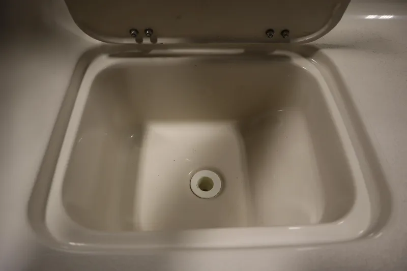 Slide: The Image of Crownline Boats 202 BR 2003 - 53