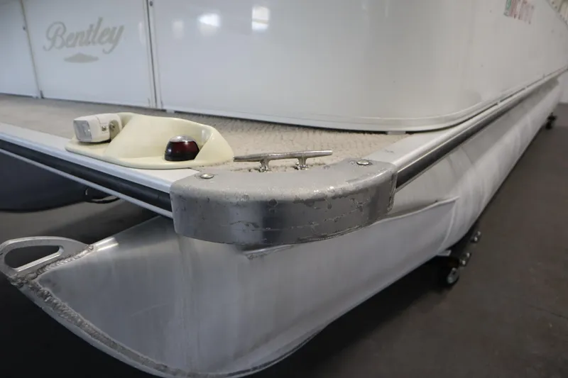 Slide: The Image of 2008 Bentley Pontoons 240 CRUISE, close-up of deck and railing details. - 45