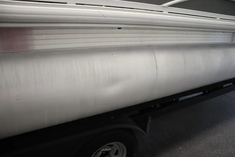 Slide: The Image of Sun Tracker Party Barge 20 DLX 2022 - 56