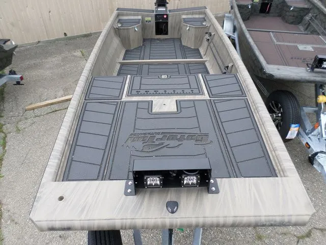 Slide: The Image of Gator-Tail Extreme 1754 2025 - 2