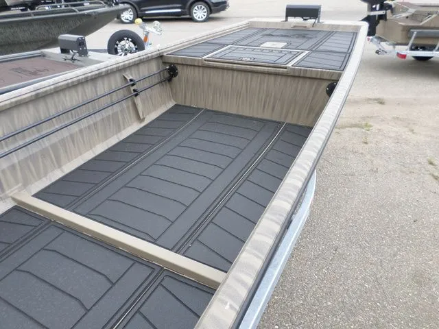 Slide: The Image of Gator-Tail Extreme 1754 2025 - 3