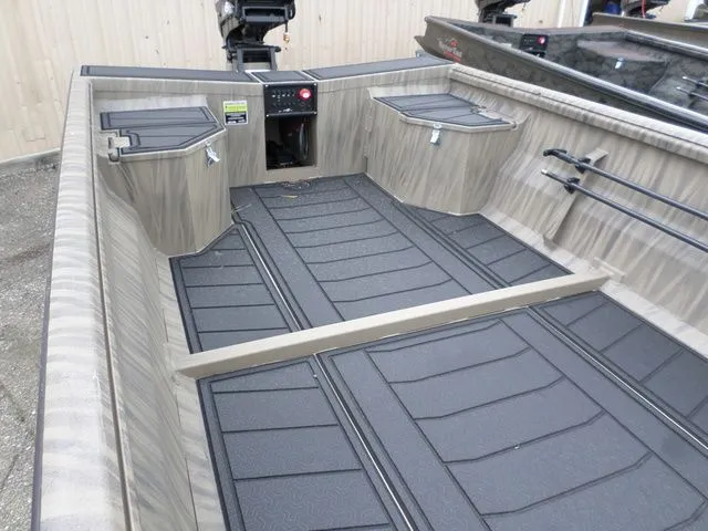 Slide: The Image of Gator-Tail Extreme 1754 2025 - 4