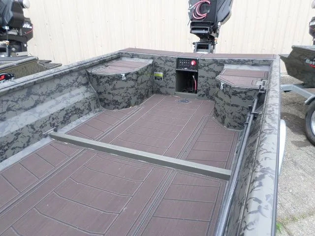 Slide: The Image of Gator-Tail Extreme 1860 2025 - 4