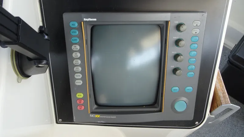 Slide: The Image of Carver 440 Aft Cabin Motor Yacht 1994 - 22