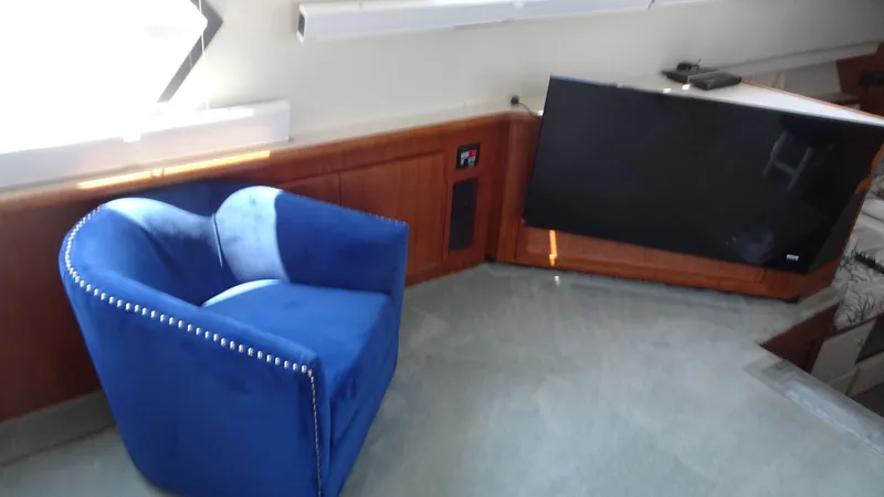Slide: The Image of Carver 440 Aft Cabin Motor Yacht 1994 - 29