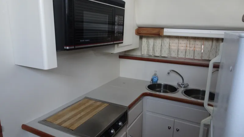 Slide: The Image of Carver 440 Aft Cabin Motor Yacht 1994 - 36