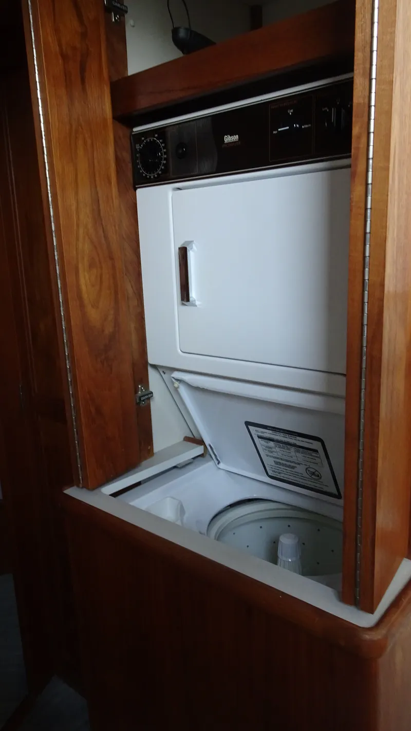 Slide: The Image of Carver 440 Aft Cabin Motor Yacht 1994 - 40