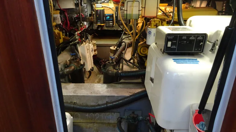 Slide: The Image of Carver 440 Aft Cabin Motor Yacht 1994 - 59