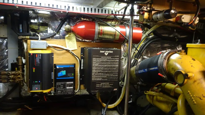 Slide: The Image of Carver 440 Aft Cabin Motor Yacht 1994 - 61