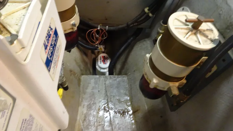 Slide: The Image of Carver 440 Aft Cabin Motor Yacht 1994 - 62