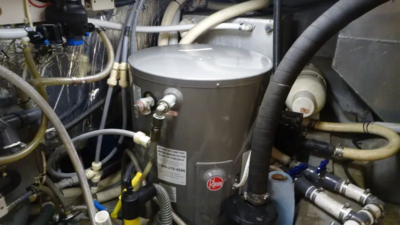 Slide: The Image of Carver 440 Aft Cabin Motor Yacht 1994 - 63