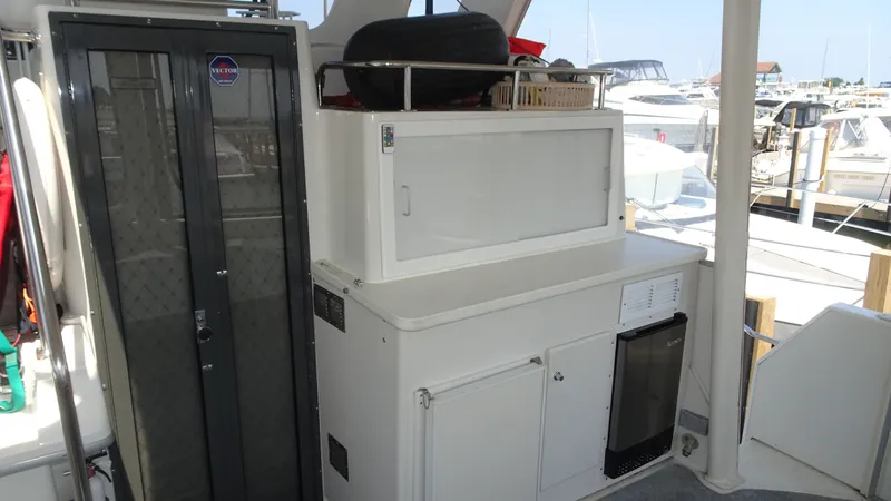 Slide: The Image of Carver 440 Aft Cabin Motor Yacht 1994 - 9