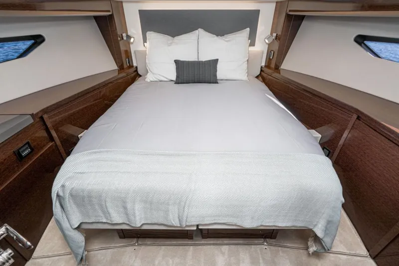 Slide: The Image of Prestige 520 2022 - 14