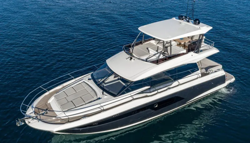 Slide: The Image of Prestige 520 2022 - 30