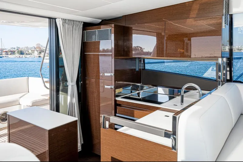 Slide: The Image of Prestige 520 2022 - 5