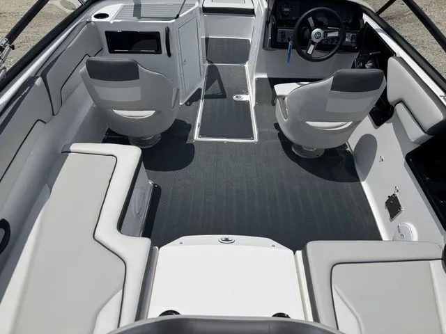 Slide: The Image of Yamaha SX190 2024 - 10