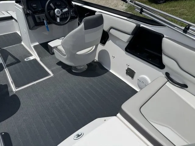 Slide: The Image of Yamaha SX190 2024 - 12