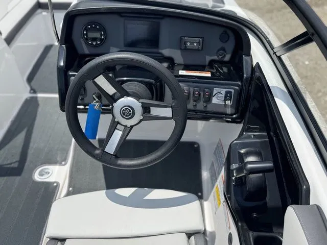 Slide: The Image of Yamaha SX190 2024 - 18