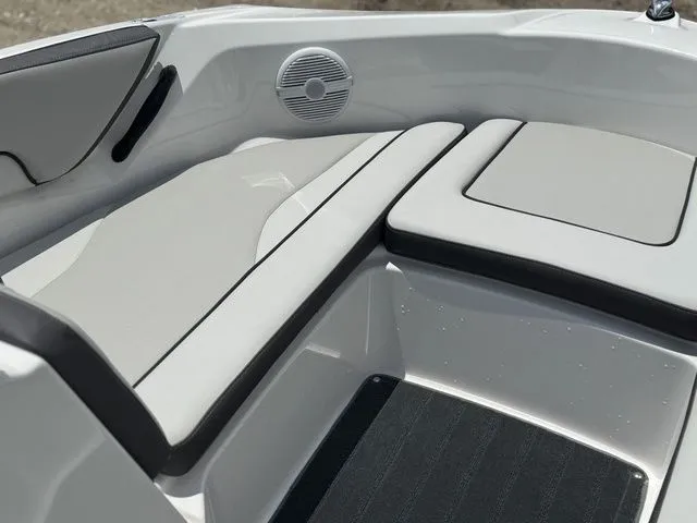 Slide: The Image of Yamaha SX190 2024 - 20