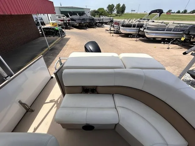 Slide: The Image of Bentley Pontoons 220 Bentley Fish 2020 - 11