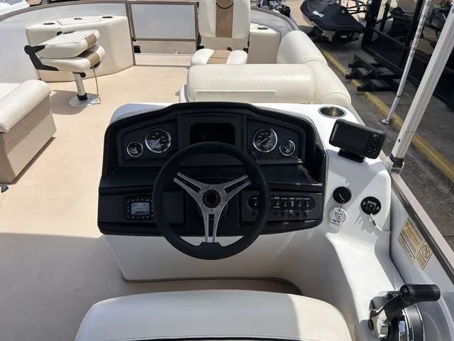 Slide: The Image of Bentley Pontoons 220 Bentley Fish 2020 - 14