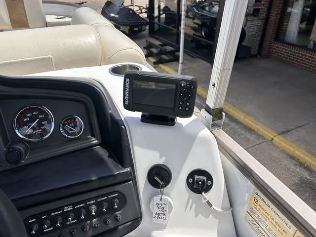 Slide: The Image of Bentley Pontoons 220 Bentley Fish 2020 - 15