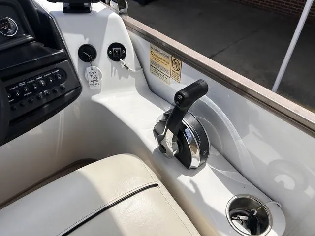 Slide: The Image of Bentley Pontoons 220 Bentley Fish 2020 - 16