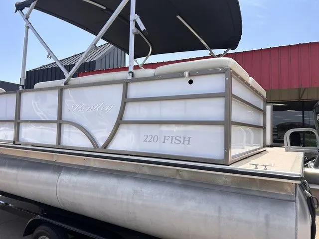 Slide: The Image of Bentley Pontoons 220 Bentley Fish 2020 - 5