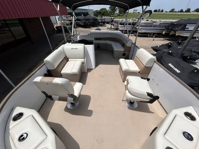 Slide: The Image of Bentley Pontoons 220 Bentley Fish 2020 - 7