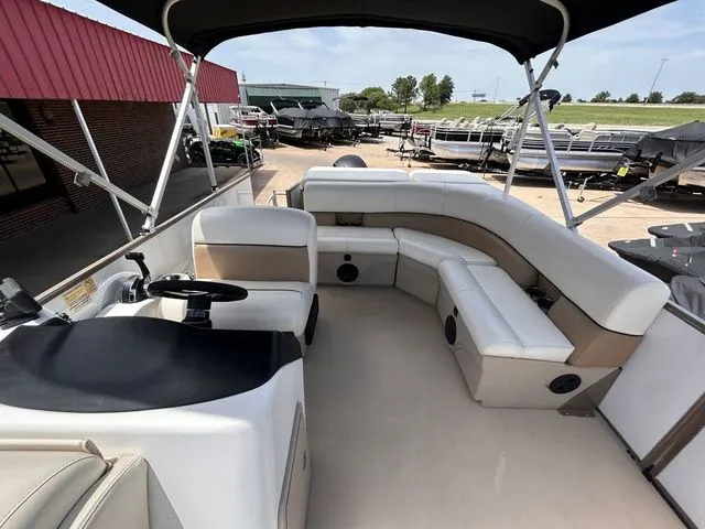 Slide: The Image of Bentley Pontoons 220 Bentley Fish 2020 - 9