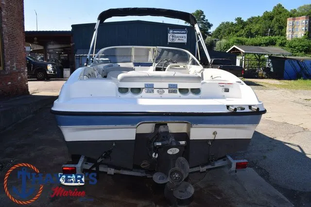 Slide: The Image of Bayliner 185 Bowrider 2011 - 10